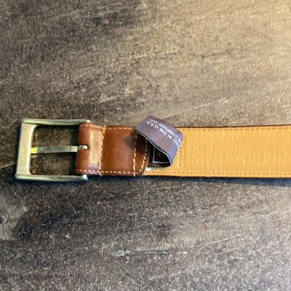 Trafalgar Mens Leather Belt Size 36 Brown Gold Tone Buckle 1" Width - Picture 9 of 12